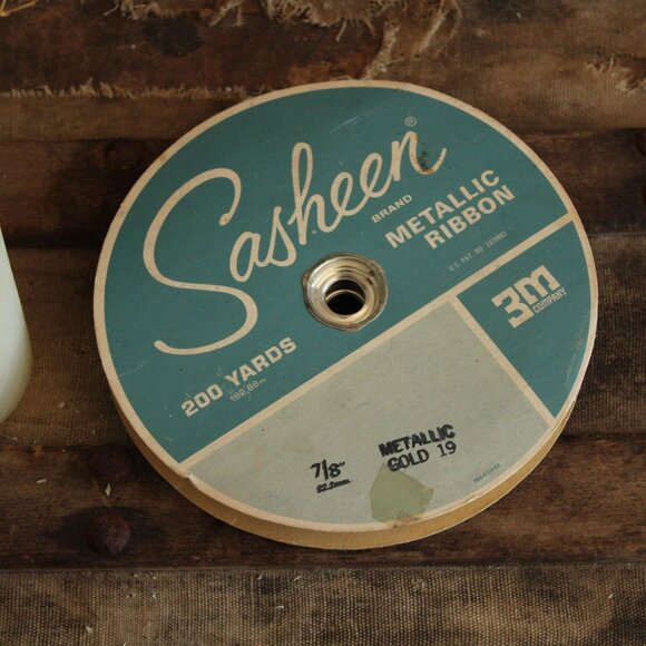 Vintage 1950s 3M Sasheen Metallic Gold 19 Ribbon 7/8" Wide, 5 yards - Picture 4 of 10